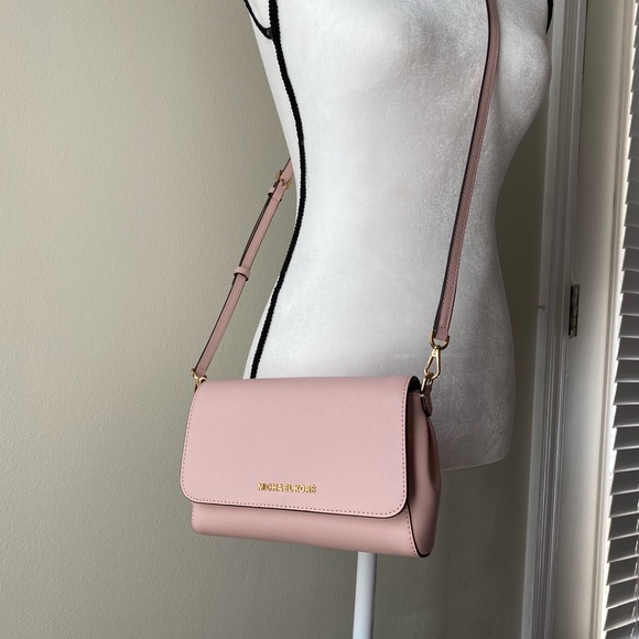 Michael Kors Handbags - Michael Kors MD CONV CHN POUCHTTE LEATHER